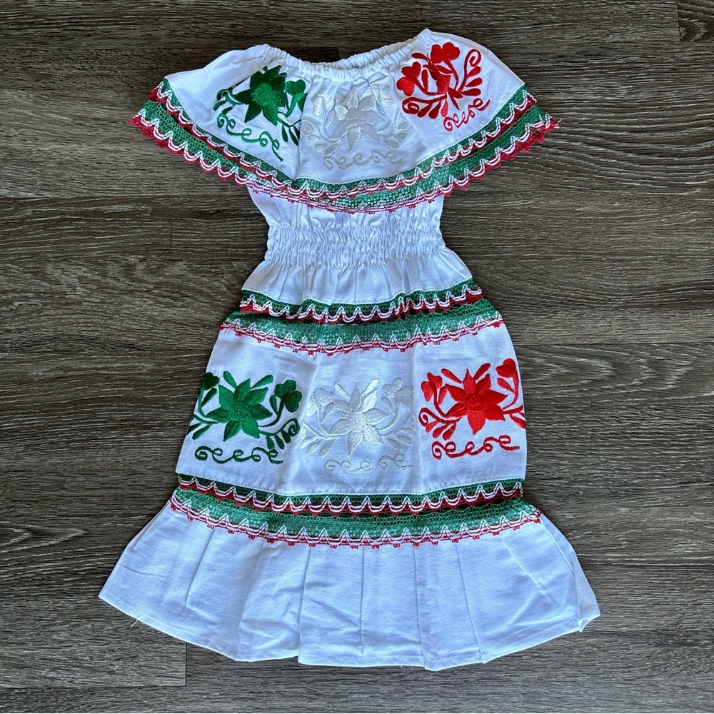 Embroidered Mexican Girls Dress, long dress/ Vestido Mexicano, Fiestas P…
